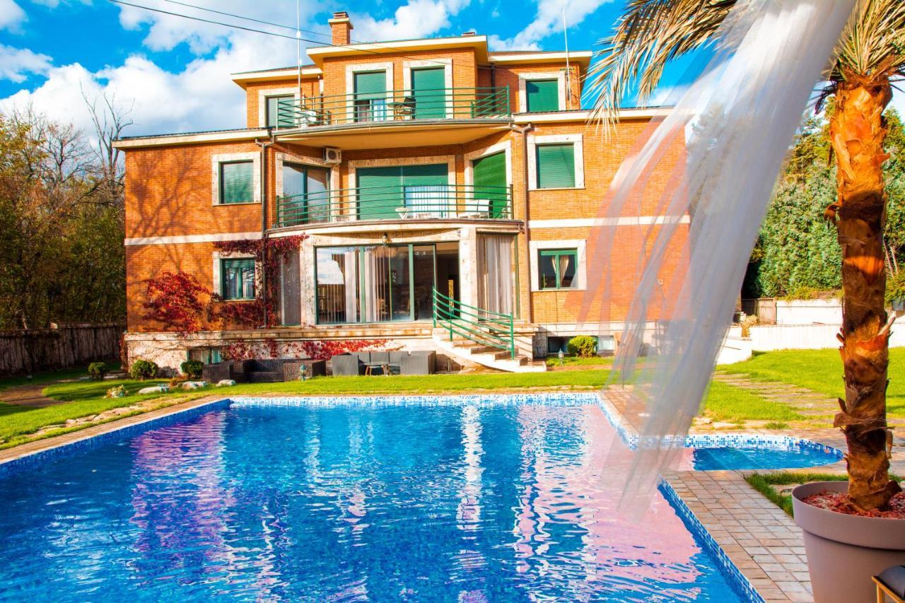 The Belgrade Hills Rooms And Suites Exterior photo