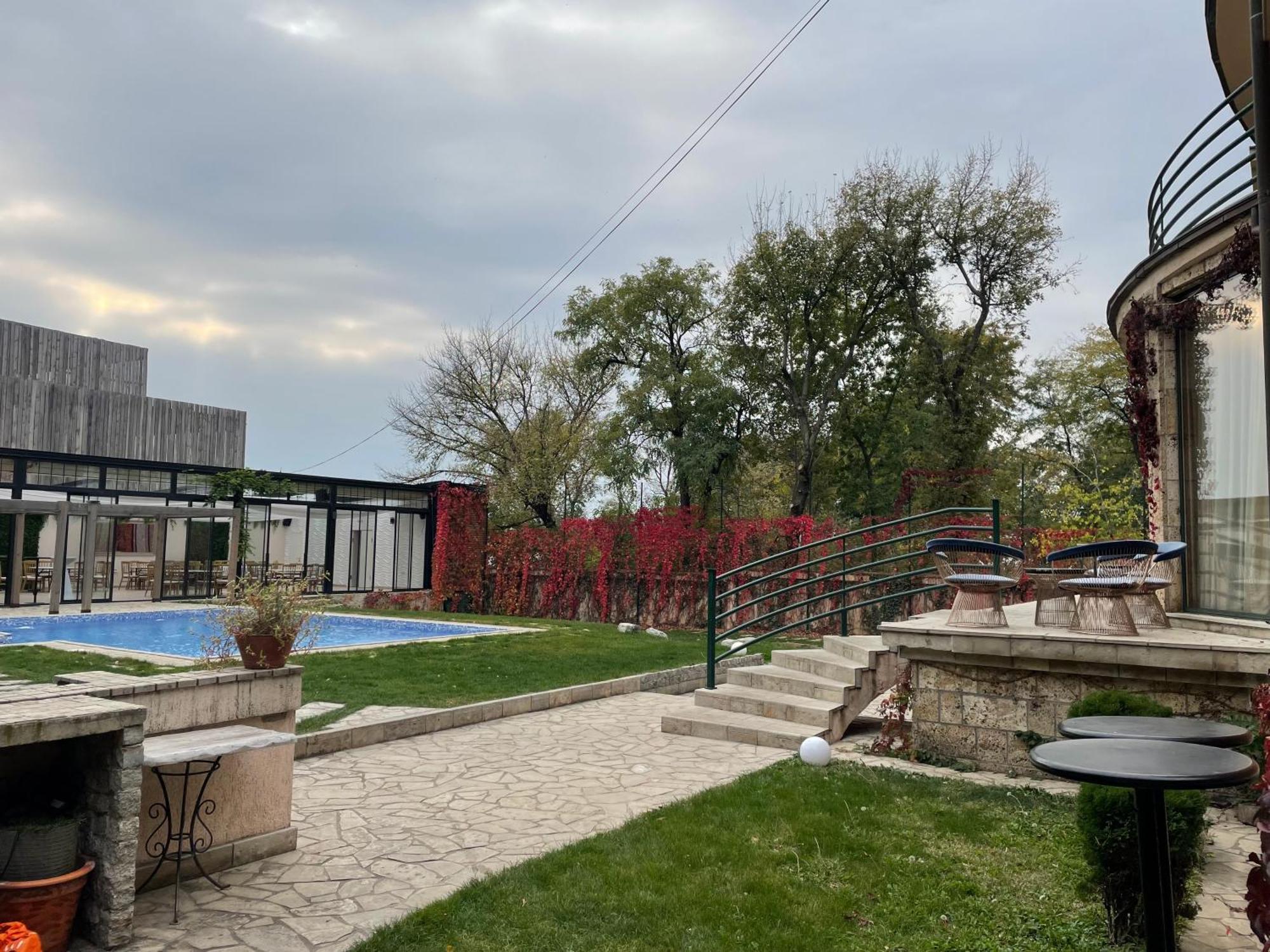 The Belgrade Hills Rooms And Suites Exterior photo
