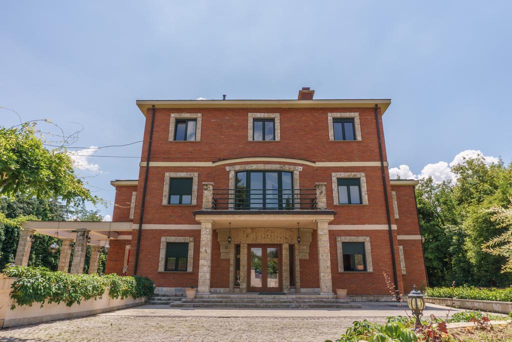 The Belgrade Hills Rooms And Suites Exterior photo