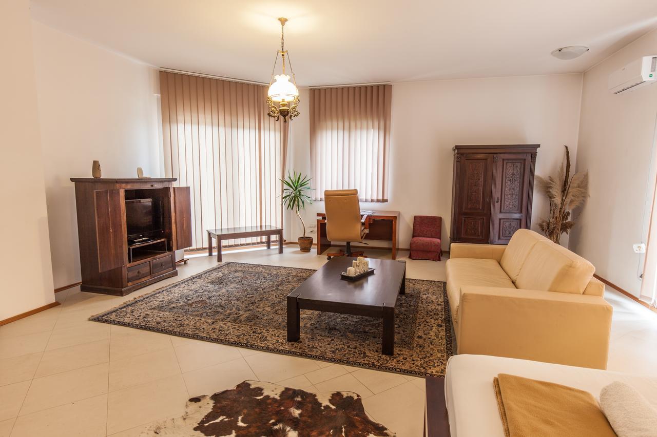 The Belgrade Hills Rooms And Suites Exterior photo