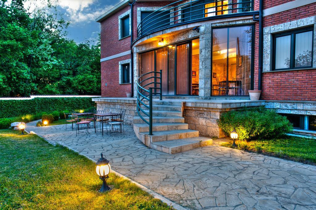 The Belgrade Hills Rooms And Suites Exterior photo